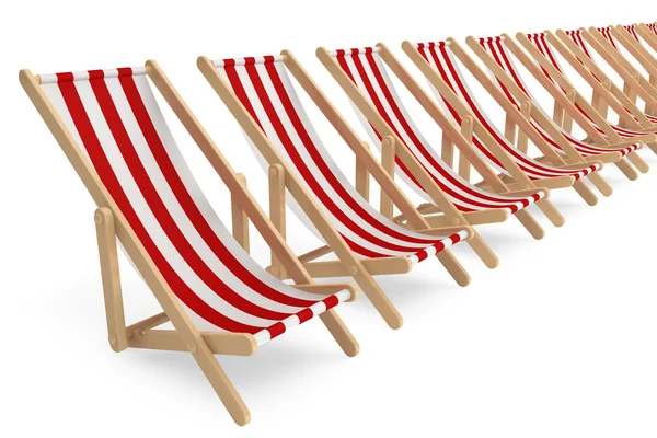 Rangée de chaises de plage à rayures blanches et rouges — Photo