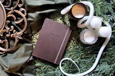 düz yatar kitap ile maket