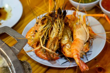 Izgara Dev Nehir Karidesi. Deniz ürünleri sosu, Tayland mutfağı, Tayland yemeği..