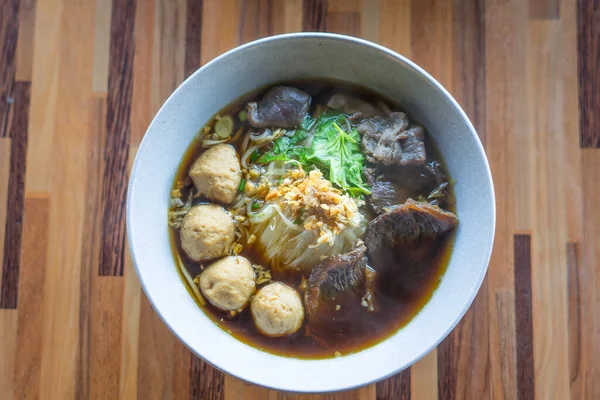 Menutup Mangkuk Gaya Cina Mie Daging Sapi Soup Fokus Stok Lukisan  