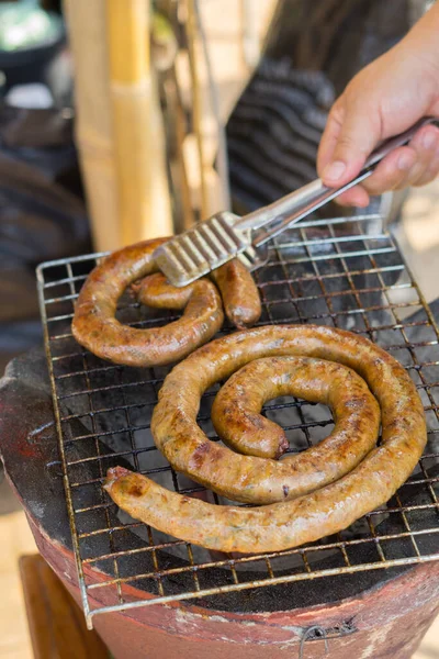 Yerel yemek Tayland 'ın kuzeyinde bir sosistir..