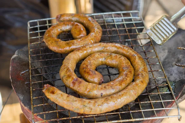 Yerel yemek Tayland 'ın kuzeyinde bir sosistir..
