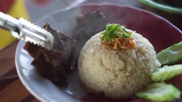 Carne Búfalo Con Arroz Carne Estofada Cubierta Con Arroz — Vídeo de stock