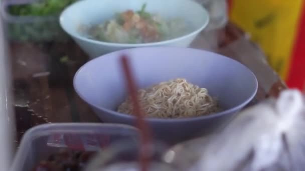 Roestvrij Stalen Zeef Hete Noodle Pot Met Witte Rook Van — Stockvideo