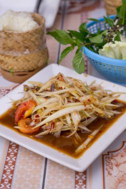 Tayland papayası salatası ya da Taylandca 'da 