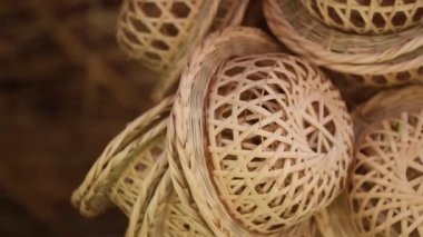 Sepette çalışan el yapımı zanaatkarlar.