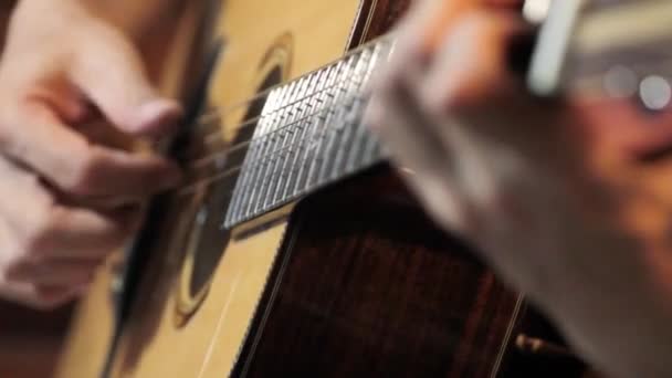 Musikaliska Instrument Koncept Närbild Hand Med Gitarr Hals Spela Musik — Stockvideo