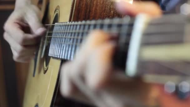 Müzik Enstrümanları Konsepti Gitar Ensesi Müzik Çalarken Yakın Çekim — Stok video