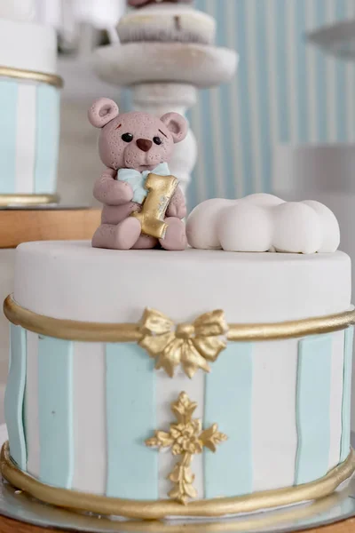 Dekorationsdetails Einer Geburtstagstorte Für Kleine Jungen Blau Und Weiß Teddybär — Stockfoto