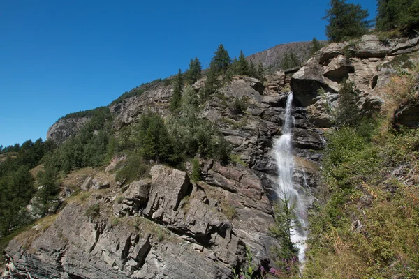 Водопад Феллаз - Долина Аоста - Италия — стоковое фото