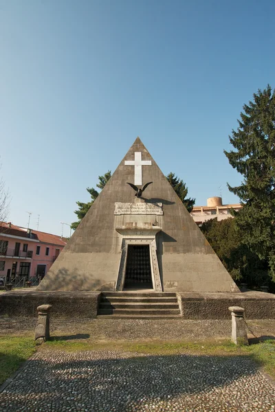 Novara Piemonte - Piramid – stockfoto