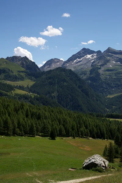 Brusson estoul - vale de aosta- — Fotografia de Stock