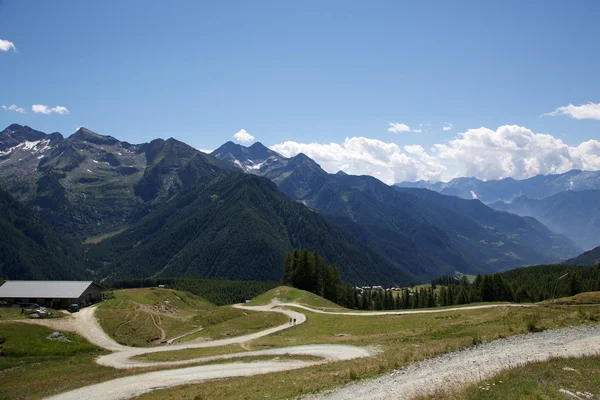 Brusson estoul - Aostavallei het — Stockfoto