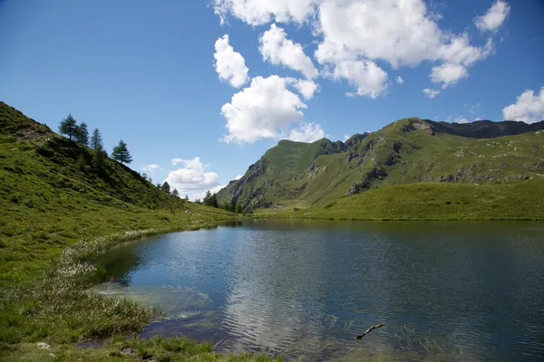 Literan lake - Aostavallei het — Stockfoto
