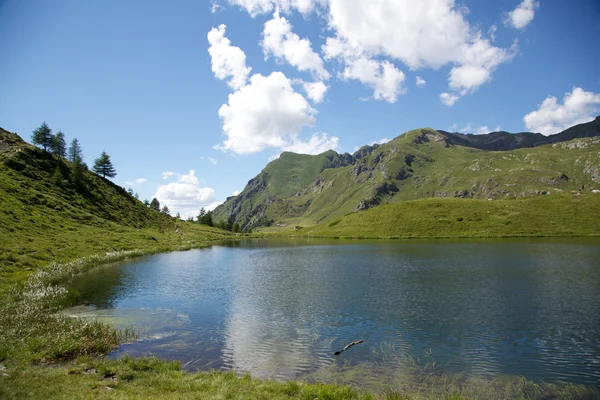 Lago Literan - Valle de Aosta IT —  Fotos de Stock