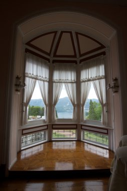 MIASINO Kalesi - orta göl