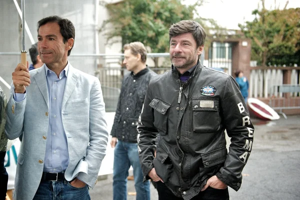 Gianni Bugno y Davide Cassani para el evento benéfico Vaillant - Finale Emilia (MO) 5 octubre 2013 — Foto de Stock