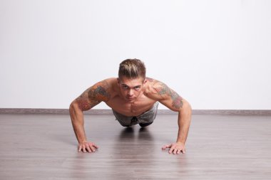 spor salonunda modeli