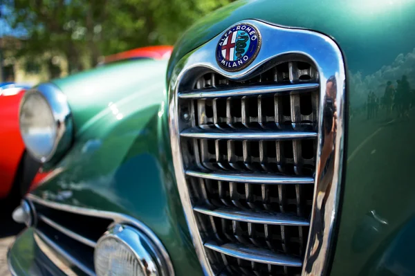 Velho carro Alfa Romeo — Fotografia de Stock