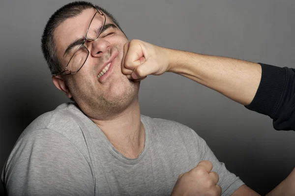 Schlag ins Gesicht — Stockfoto