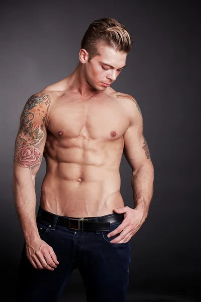 Muscular male model — Stock Photo, Image