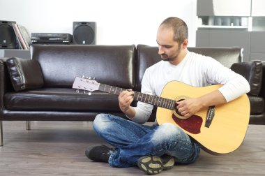 Gitar Oynatıcı