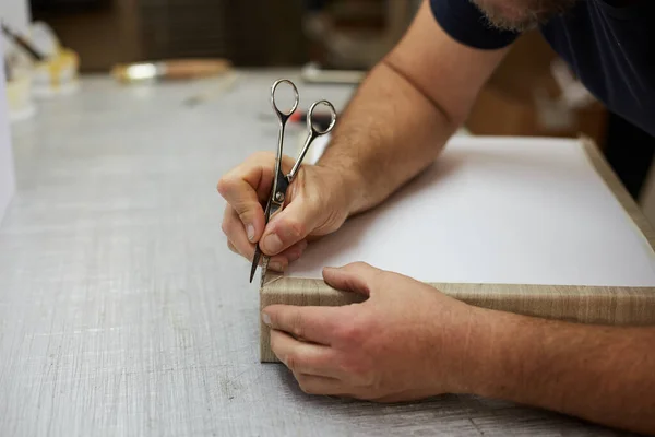 Book Binder Working Workshop — Stock Photo, Image