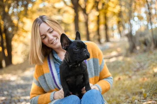 Closeup Happy Young Woman Dog Outdoors Autumn — Stock Photo, Image