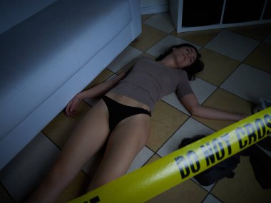 Olay Yeri İnceleme: Yerde yatan ölü kadın