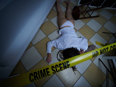 Olay Yeri İnceleme: Yerde yatan ölü kadın