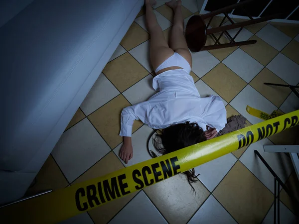 Olay Yeri İnceleme: Yerde yatan ölü kadın