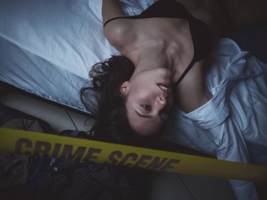 Olay Yeri İnceleme: Yatakta yatan ölü kadın