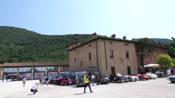 Junio 2022El Rally Anual Coches Antiguos 1000 Millas Brescia Roma — Vídeo de stock