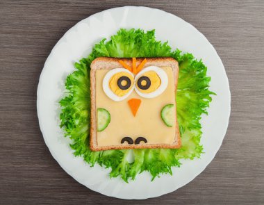 Tasarım yemek. yaratıcı sandviç olan çocuk için resim az ow