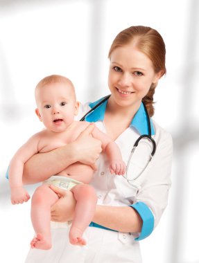 çocuk doktoru kadın doktor holding hasta bebek