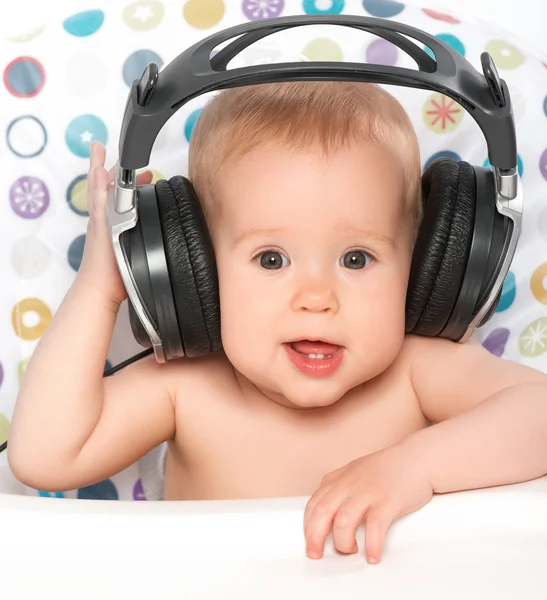 Pronombre Alerta Frente Bebé con auriculares fotos de stock, imágenes de Bebé con auriculares sin royalties | Depositphotos Pronombre Alerta Frente Bebé con auriculares fotos de stock, imágenes de Bebé con auriculares sin royalties | Depositphotos
