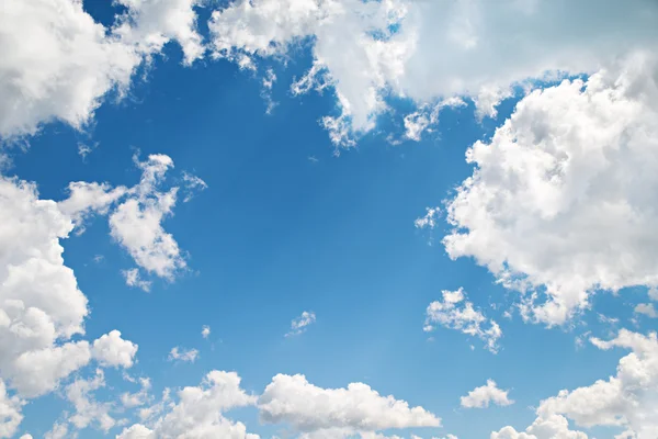 Fondo. hermoso cielo azul con nubes —  Fotos de Stock
