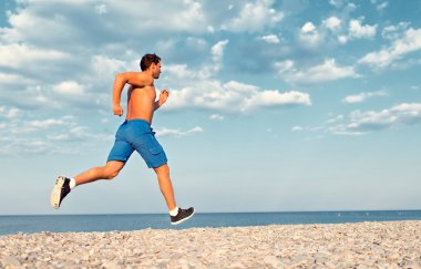 sabah jogging sahilde