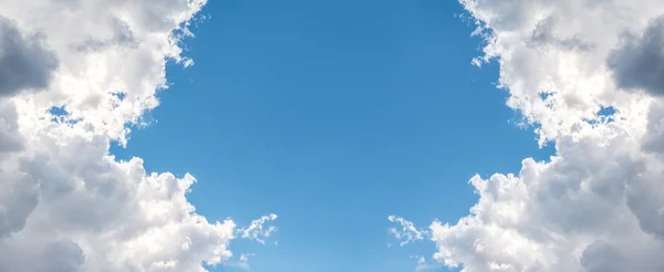 背景。美丽的蓝天与白云 — 图库照片