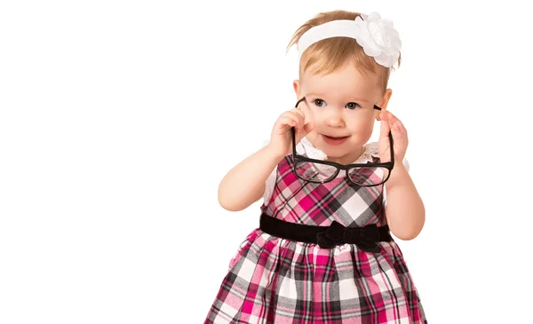 Funny baby flicka i glasögon isolerad på vit — Stockfoto
