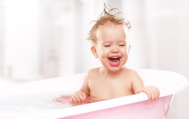 gülüyor ve banyo banyo mutlu komik bebek