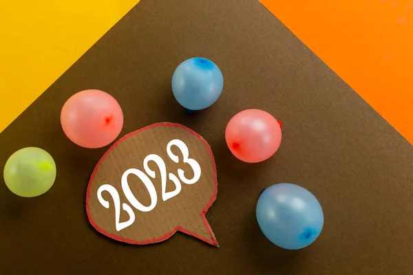 2023 New Year Concept Chat Bubble Colorful Balloons Holidays Concept — стоковое фото