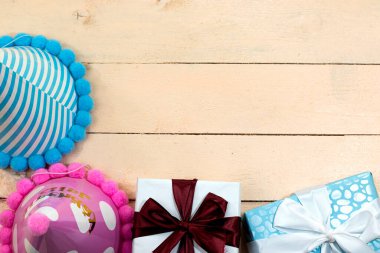 Doğum günü partisi ögeleri düz katman. Üst görünüm