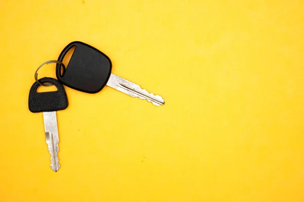 Car Keys Isolated Yellow Background — Stock Photo, Image