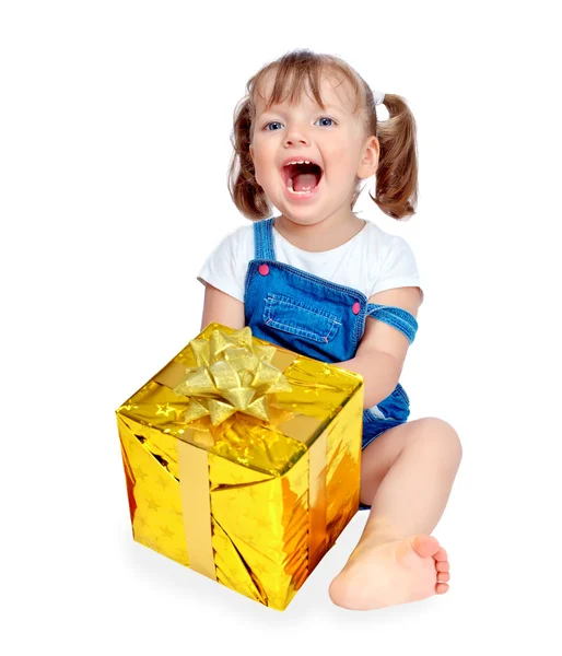 Bir hediye ile güzel bir kızın portresi — Stok fotoğraf