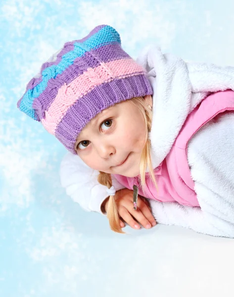 Bambina che indossa vestiti invernali, Natale — Foto Stock