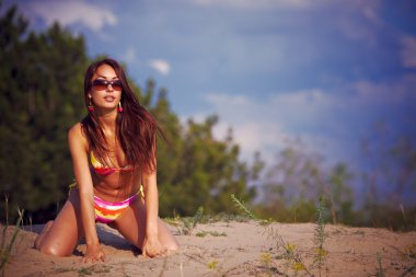 bikinili güzel kız.