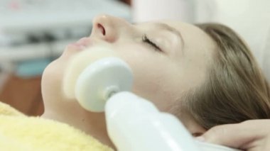 bir fırça ile kozmetik prosedürler