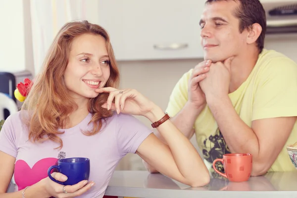 Glückliches Paar — Stockfoto