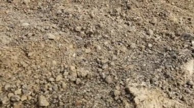 atık ısı santrali. kamera kömür yanma atık toprak ile karışık olarak geçer..